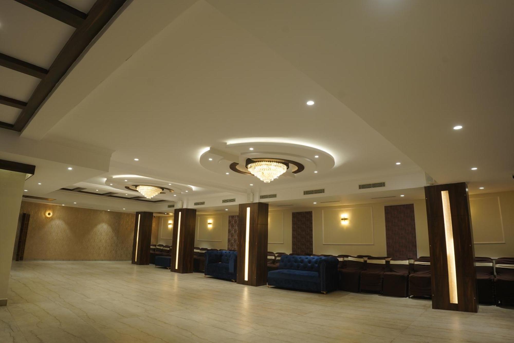 The Pride Hotel Jamshedpur Exterior photo
